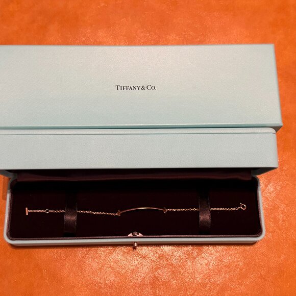 Tiffany & Co. Smile Bracelet in Rose Gold - Picture 3 of 5